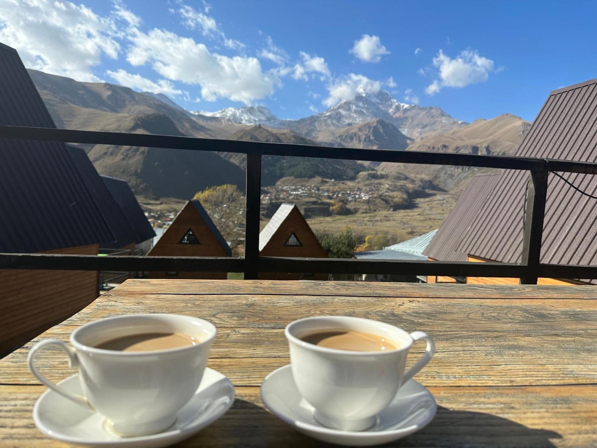 Guesthouse Elli & Cottages Kazbegi Ngoại thất bức ảnh