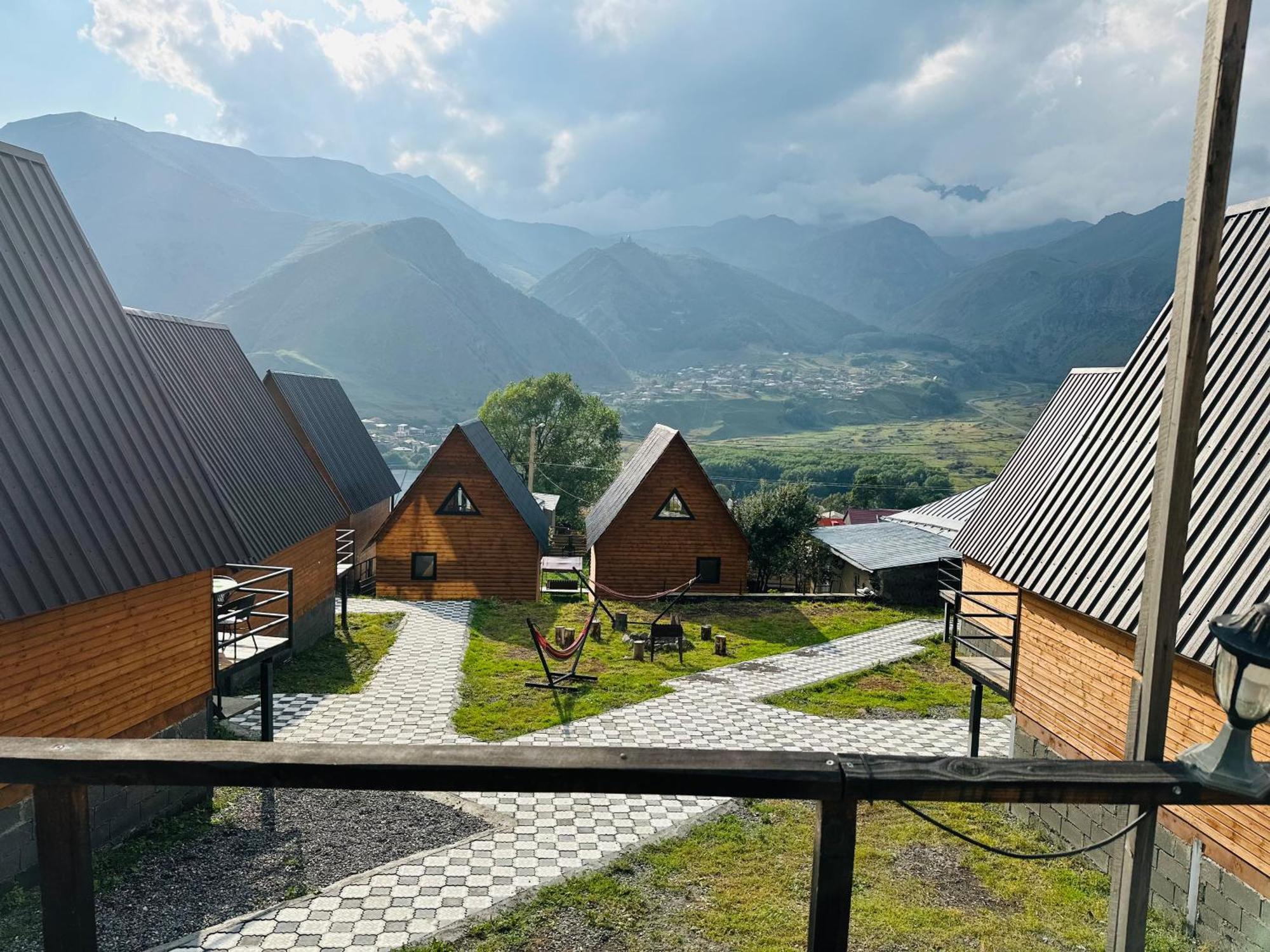 Guesthouse Elli & Cottages Kazbegi Ngoại thất bức ảnh