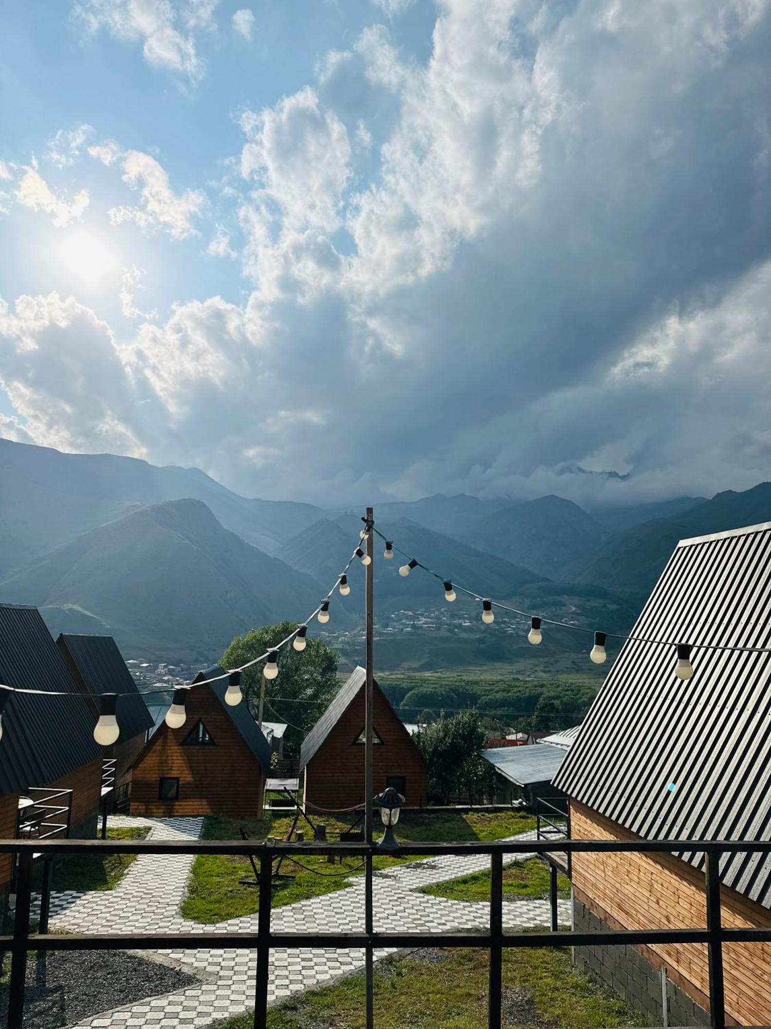 Guesthouse Elli & Cottages Kazbegi Ngoại thất bức ảnh