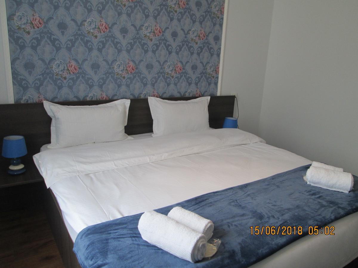 Guesthouse Elli & Cottages Kazbegi Ngoại thất bức ảnh